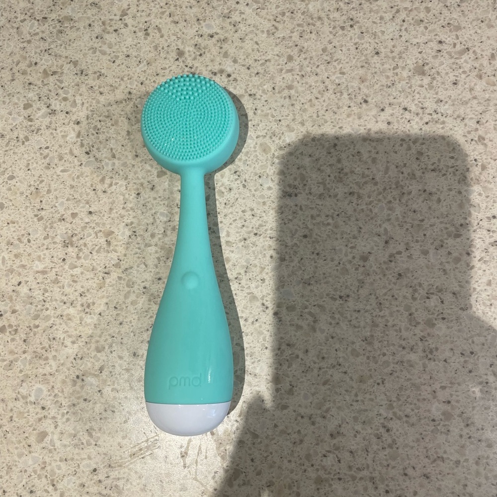 PMD Blue and White Facial Cleansing Tool